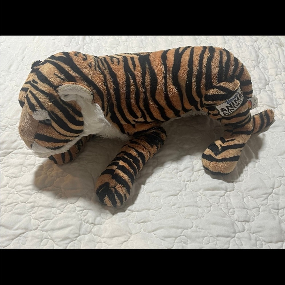 Disney's Animal Kingdom Tiger Plush 15" Walt Disney World with Patch